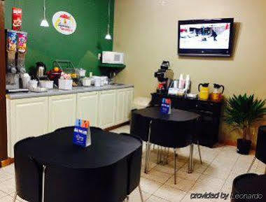 Super 8 By Wyndham Greencastle Ngoại thất bức ảnh